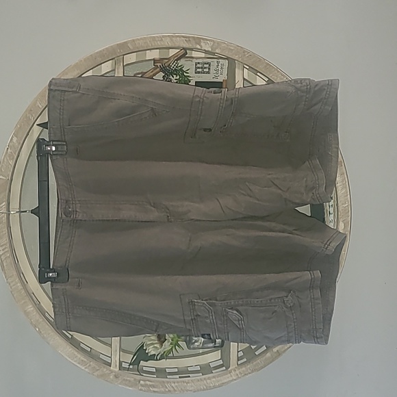 Lee men's cargo shorts. Bundle of 2 pair. Size 42. - Picture 8 of 9